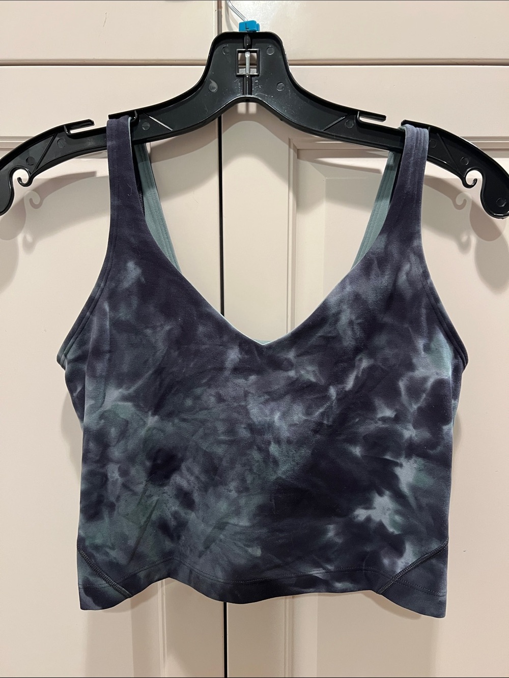 Lululemon sz 8 Tie-Dye Navy & Teal Cropped Tank Top 🥰